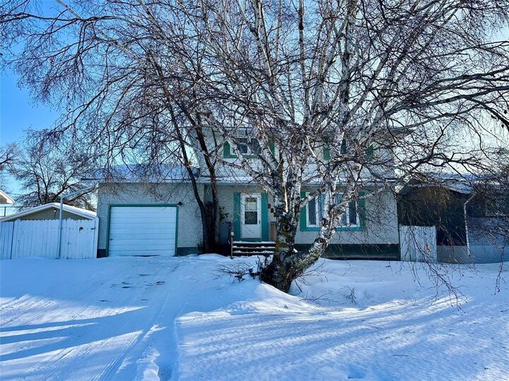 Property Photo:  937 Tremauden Avenue  MB R9A 1M1 