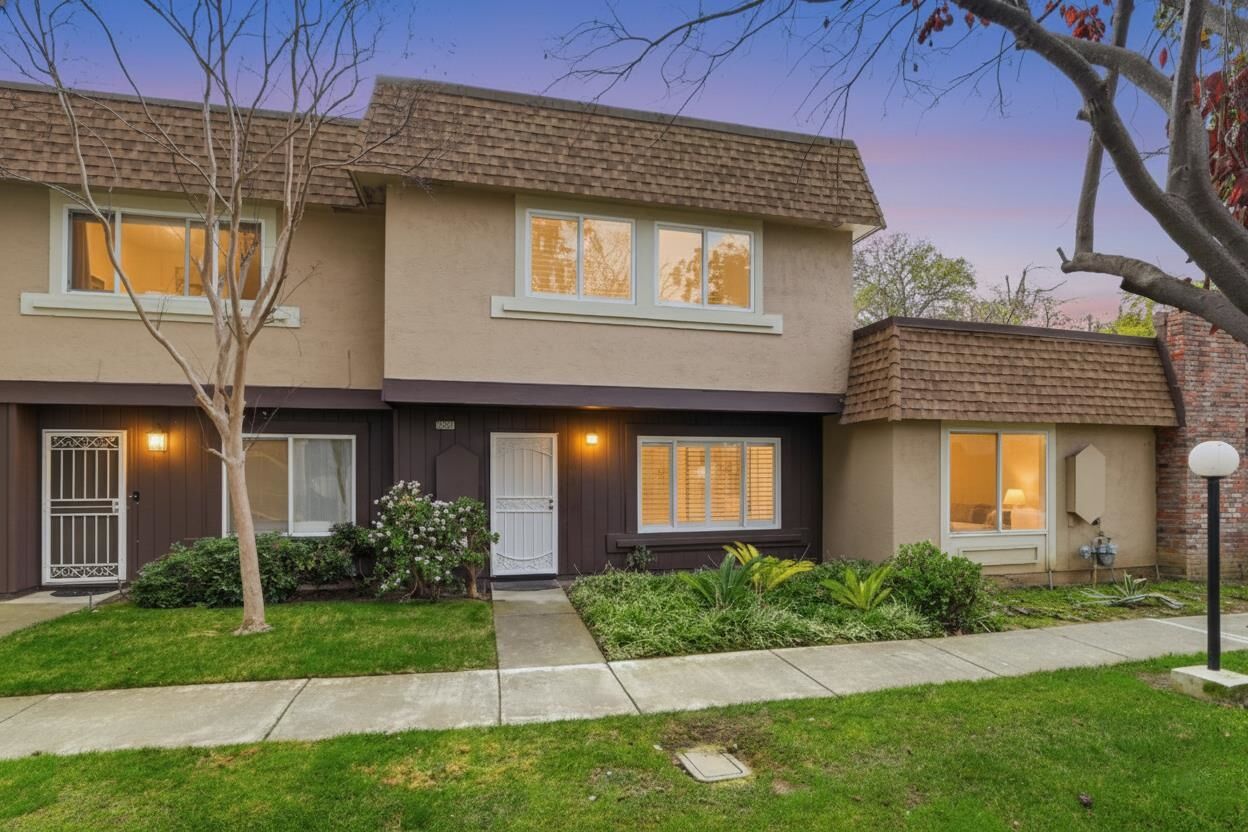 Property Photo:  38524 Burdette Cmn  CA 94536 