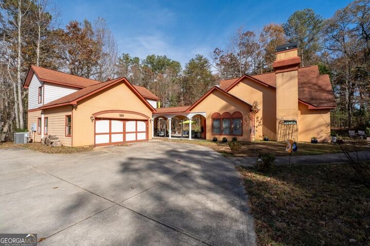 Property Photo: 1045 Fincher Road GA 30114
