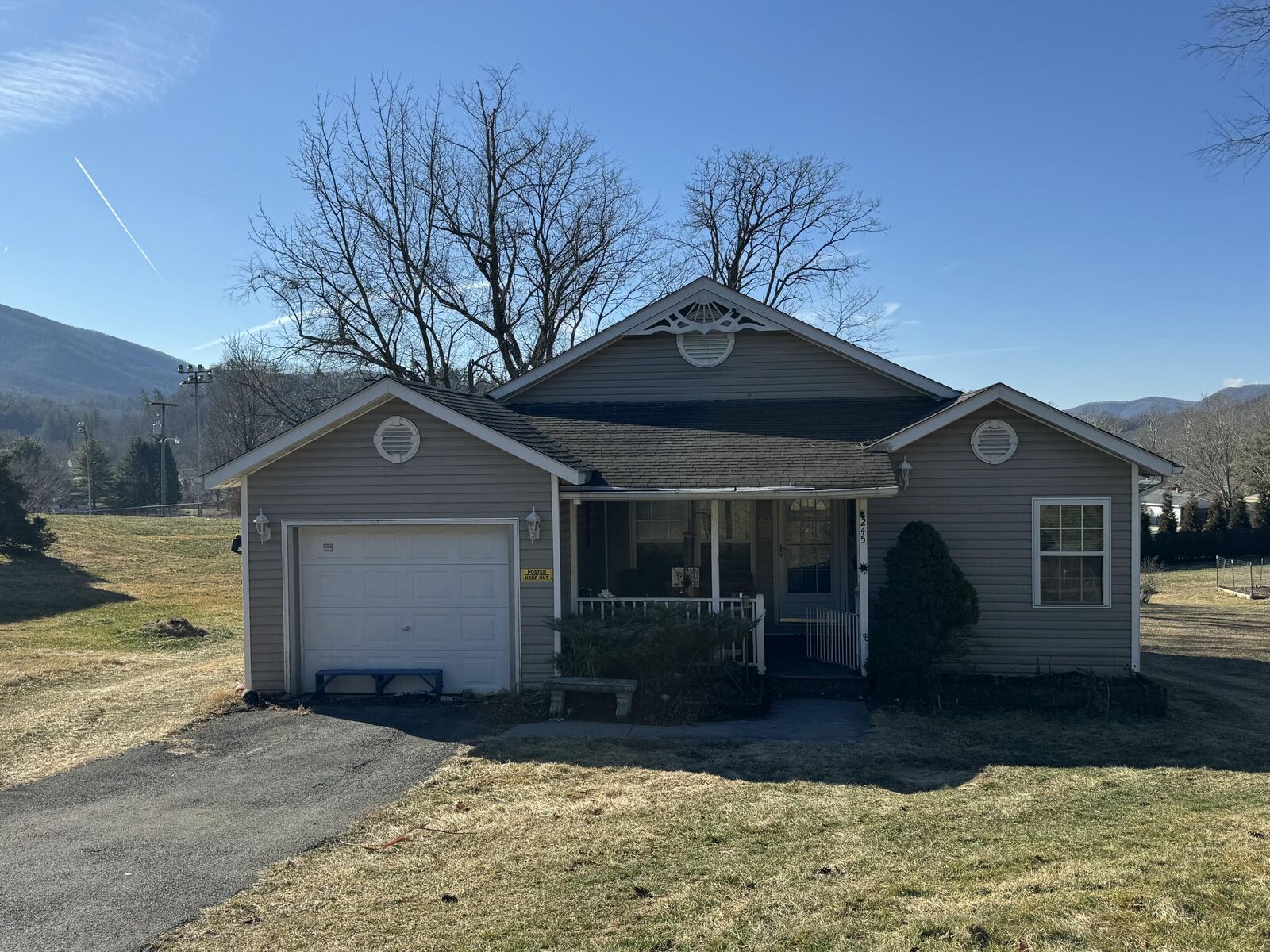 Property Photo:  245 Rowan Rd  WV 24986 