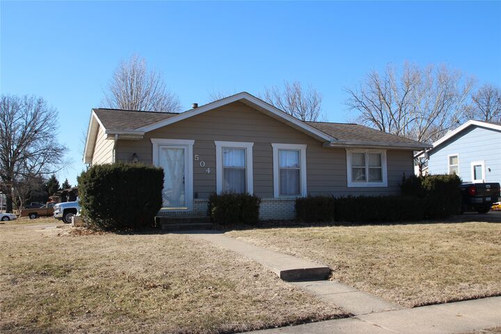Property Photo:  504 NW Linden Street  IA 50023 