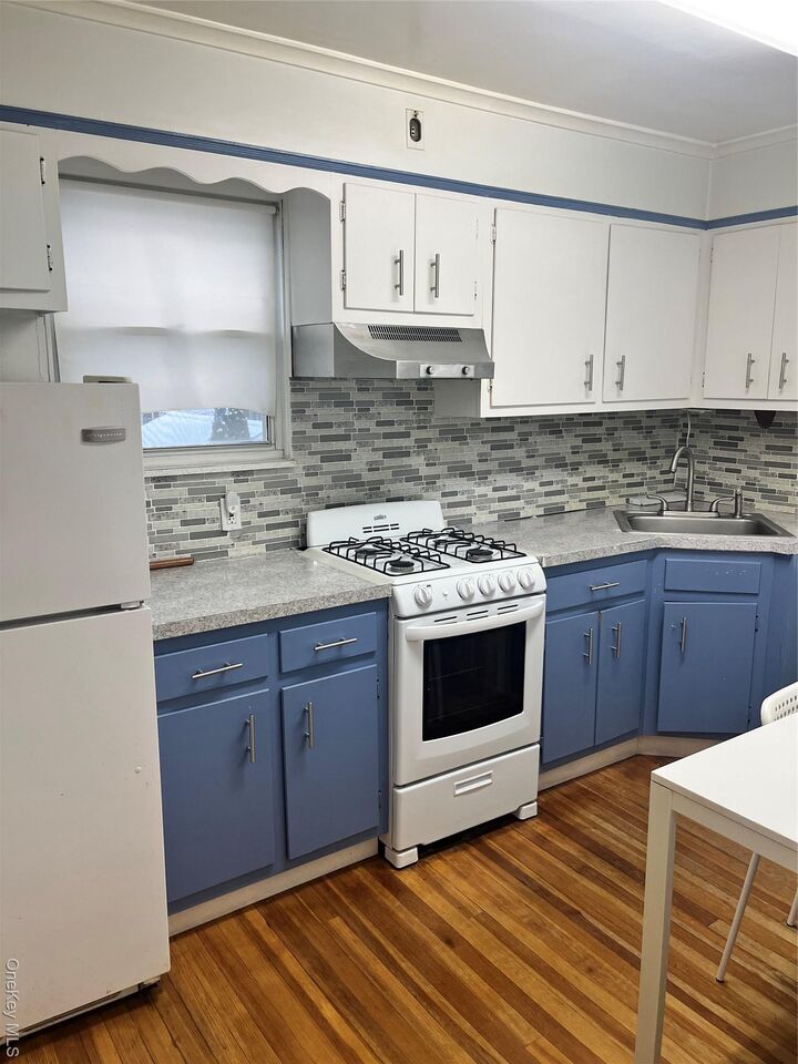 Property Photo: 29 Pratt Street 2 NY 10801