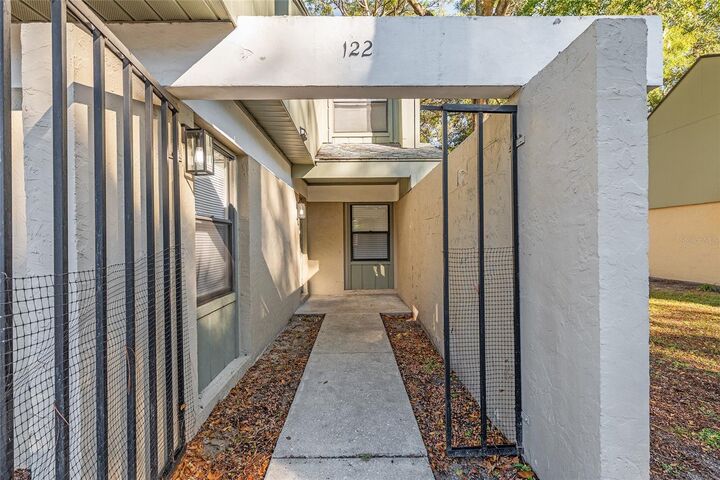 Property Photo: 7200 SW 8th Avenue S122 FL 32607