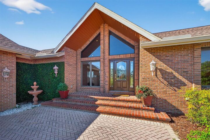 Property Photo: 36649 Covington Road FL 33525