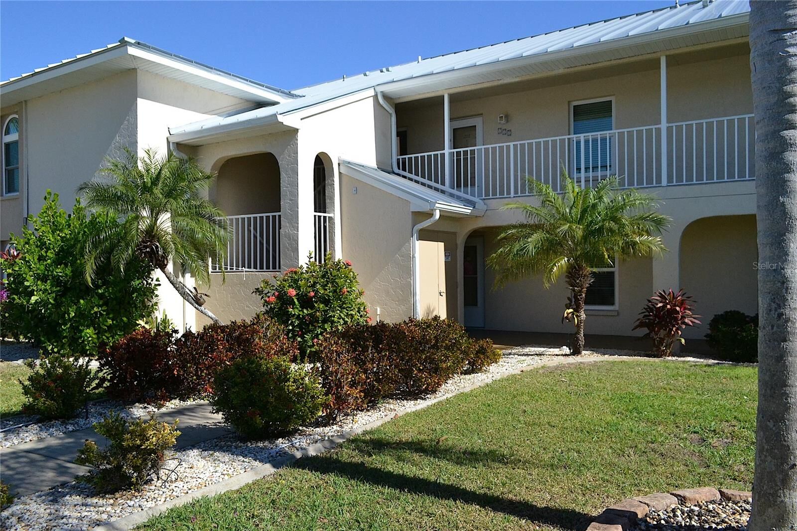 Property Photo:  220 Coldeway Drive 211  FL 33950 