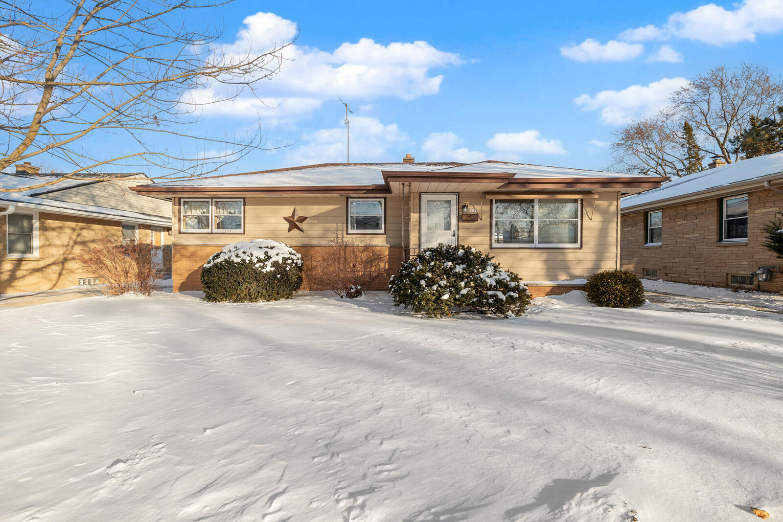 Property Photo:  4134 N 80th St  WI 53222 