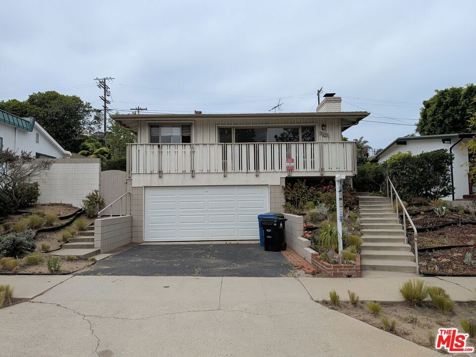 Property Photo:  8217 Billowvista Drive  CA 90293 