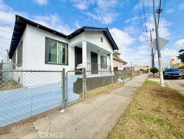 Property Photo:  2411 Griffith Avenue  CA 90011 