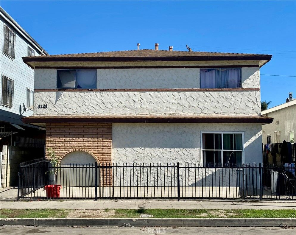 Property Photo:  1120 Raymond Avenue  CA 90804 