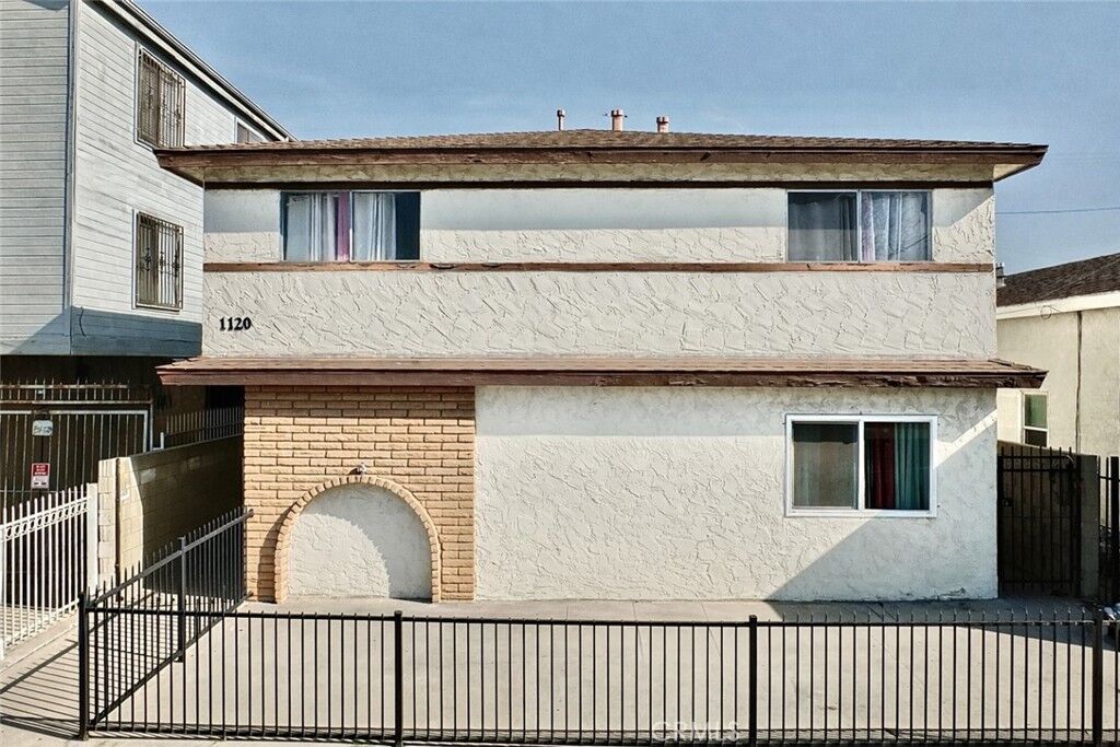 Property Photo: 1120 Raymond Avenue CA 90804