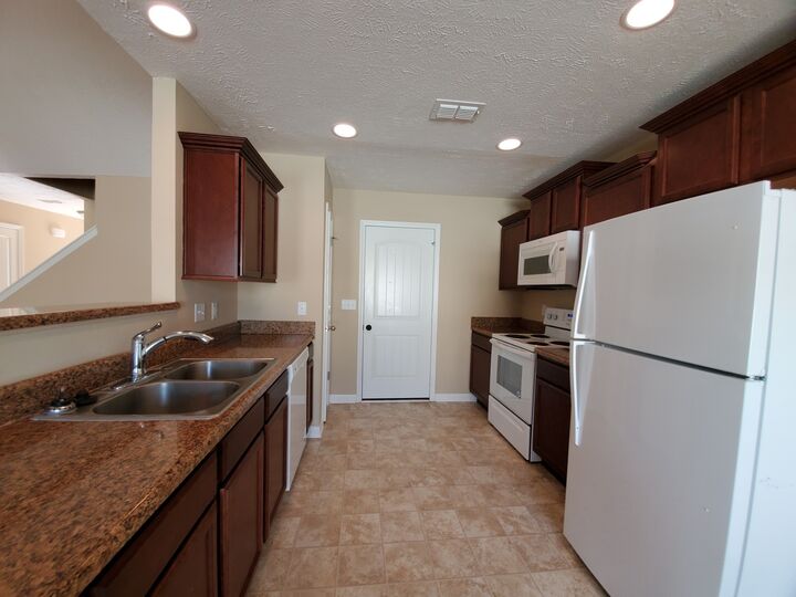 Property Photo:  1708 Bellamy Ln  TN 37128 