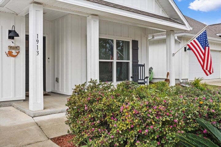 Property Photo:  1913 Noleka Court  FL 32566 