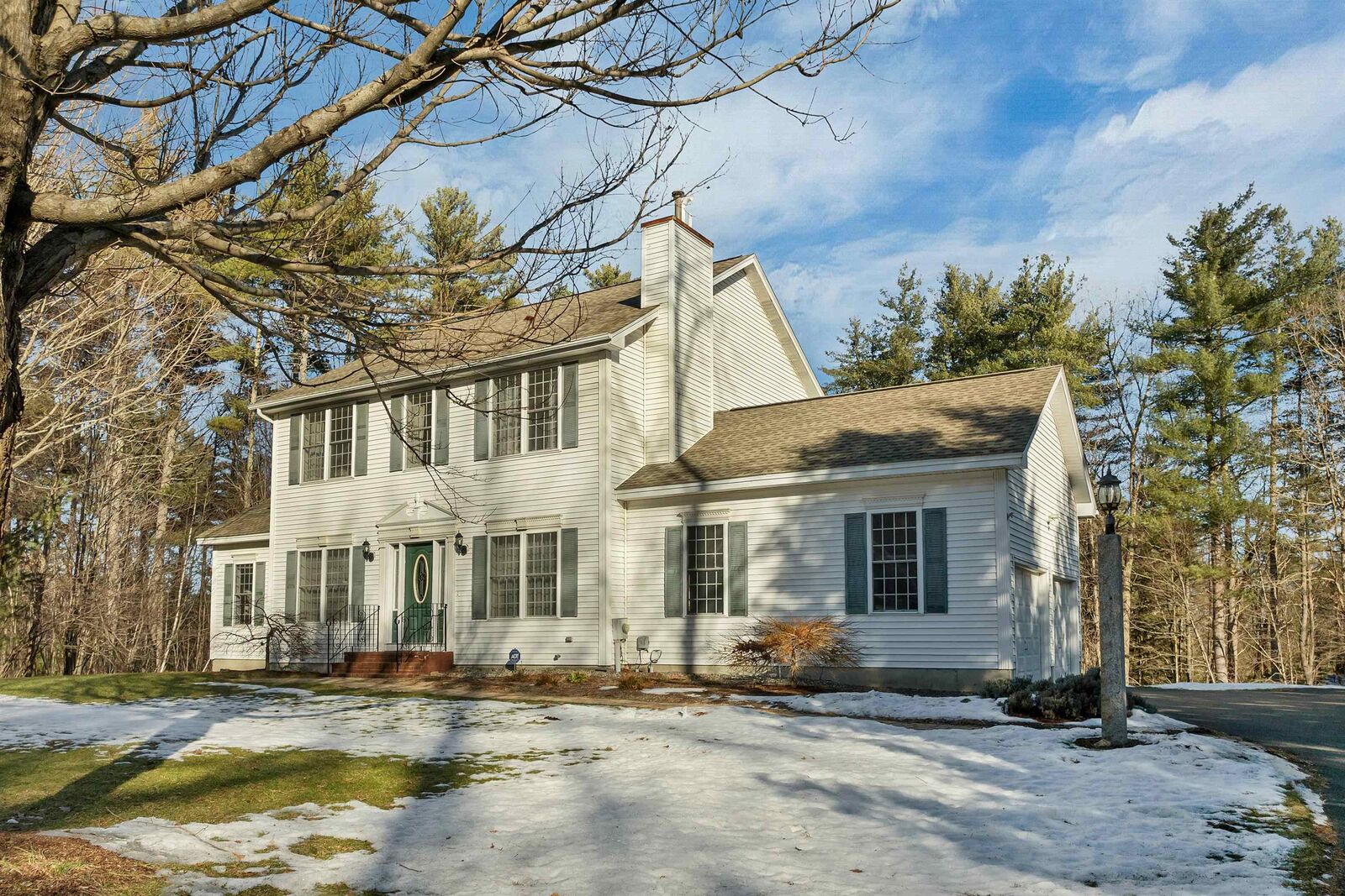 Property Photo:  71 Green Meadow Lane  NH 03110 