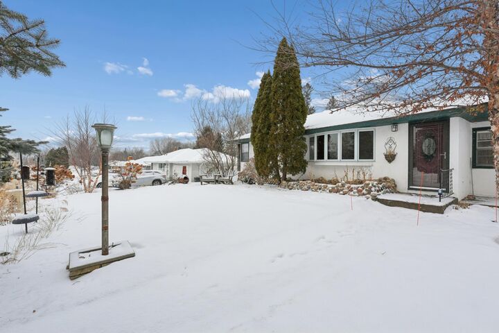 Property Photo:  1515 Viking Drive E  MN 55109 