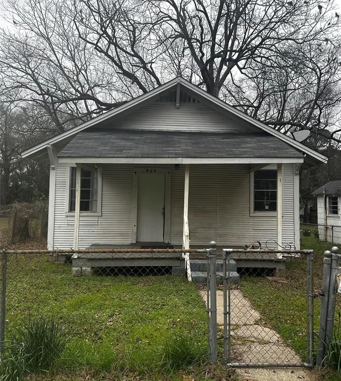 Property Photo:  913 Bethany Street  LA 71106 