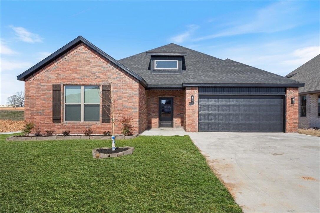 Property Photo:  6800 SW Orange Avenue  AR 72713 