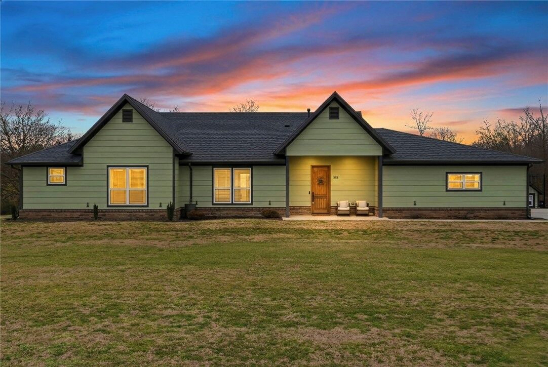 Property Photo: 858 Gibson Hill Road AR 72730