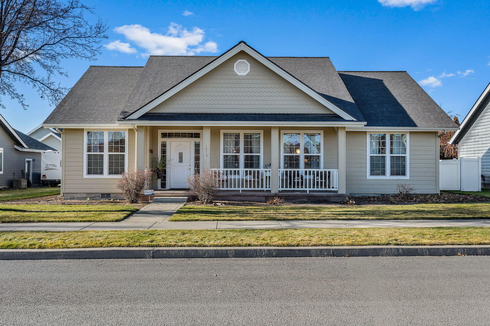 Property Photo:  1075 NE Hudspeth Lane  OR 97754 