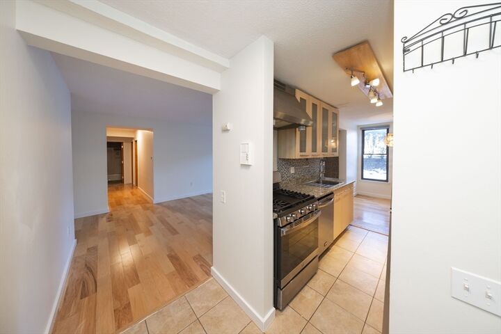 Property Photo:  60 Shrewsbury Green Dr B  MA 01545 