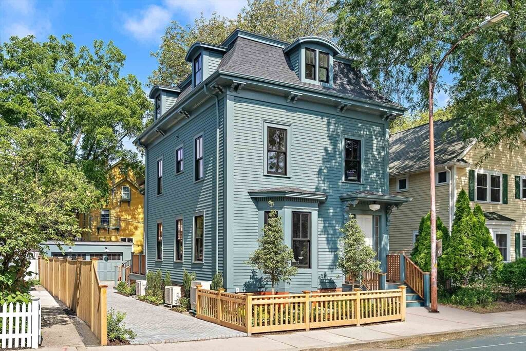 Property Photo:  67 Inman Street  MA 02139 
