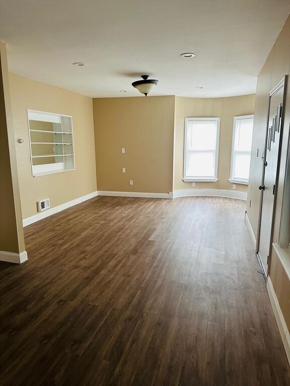 Property Photo: 5 Oxford Park 1 MA 02151