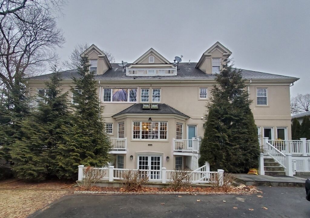 Property Photo:  72 Charlemont Street  MA 02461 