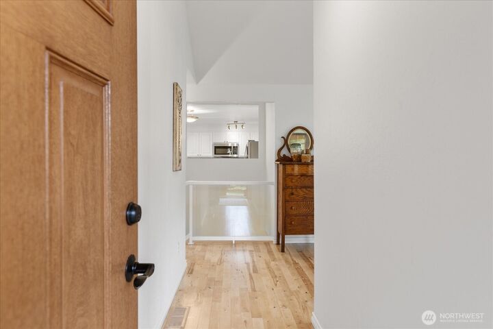 Property Photo:  21318  Pioneer Way  WA 98026 