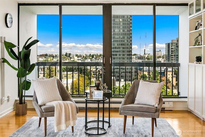 Property Photo:  1101  Seneca Street 1301  WA 98101 