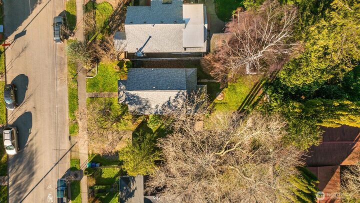 Property Photo: 7950 Maple Avenue SE WA 98065