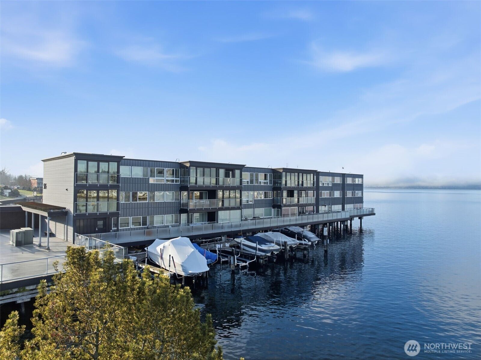 Property Photo:  515 S Lake Street 204  WA 98033 