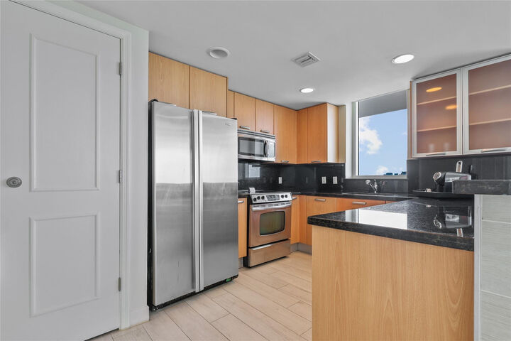 Property Photo:  505 N Fort Lauderdale Bch Boulevard 1702  FL 33304 