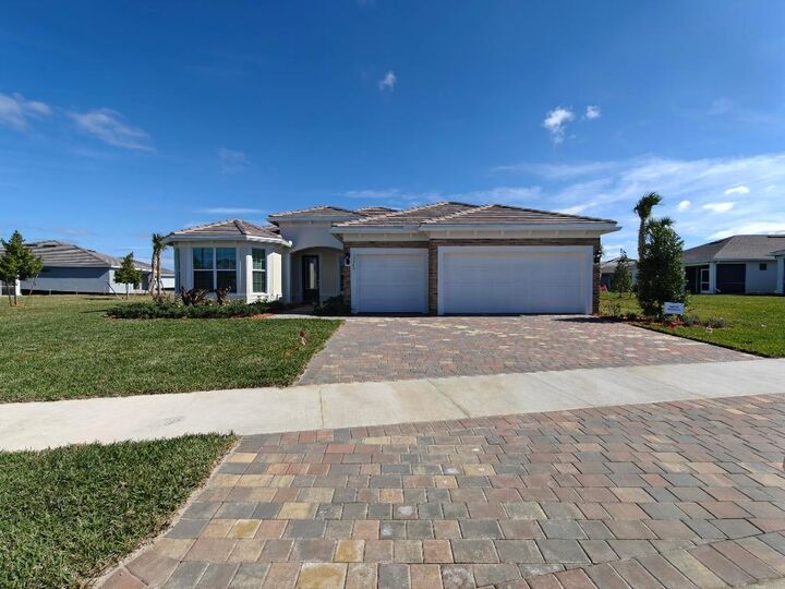 Property Photo:  13349 SW Sorella Drive  FL 34987 