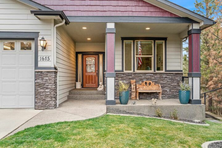 Property Photo:  1615 S Lloyd Ln  WA 99212 