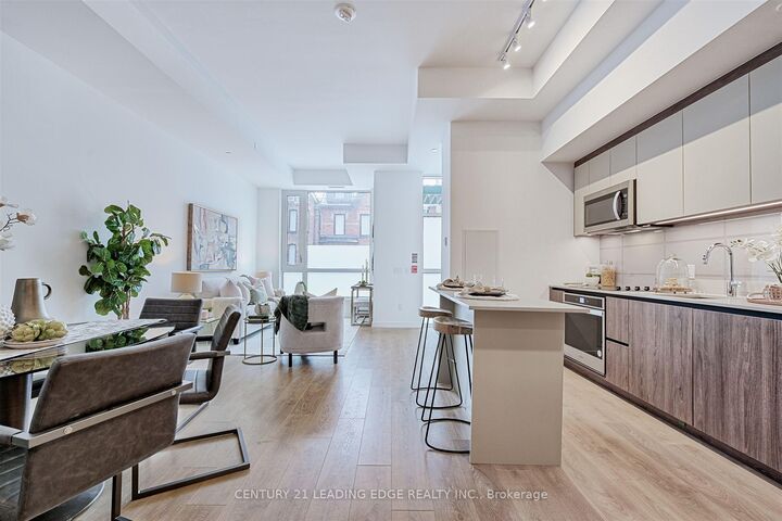 Photo de la propriété: 164 Logan Avenue Th127 ON M4M 2N2