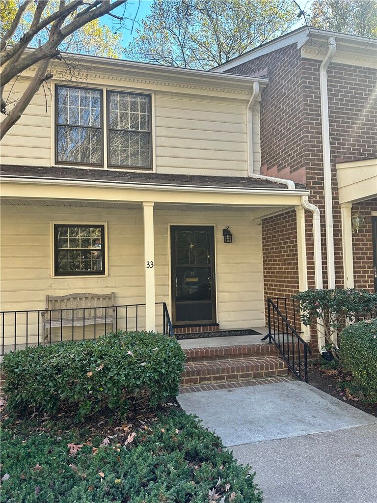 Property Photo:  1184 Jamestown Road 33  VA 23185 