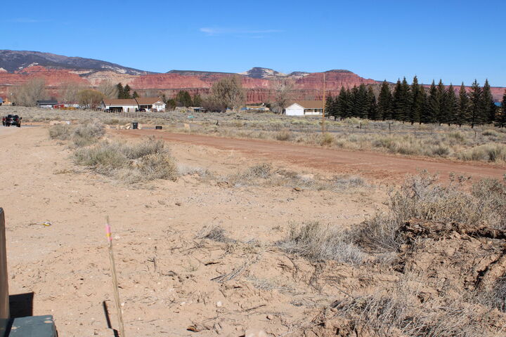 Property Photo:  140 E Teasdale Rd  UT 84773 