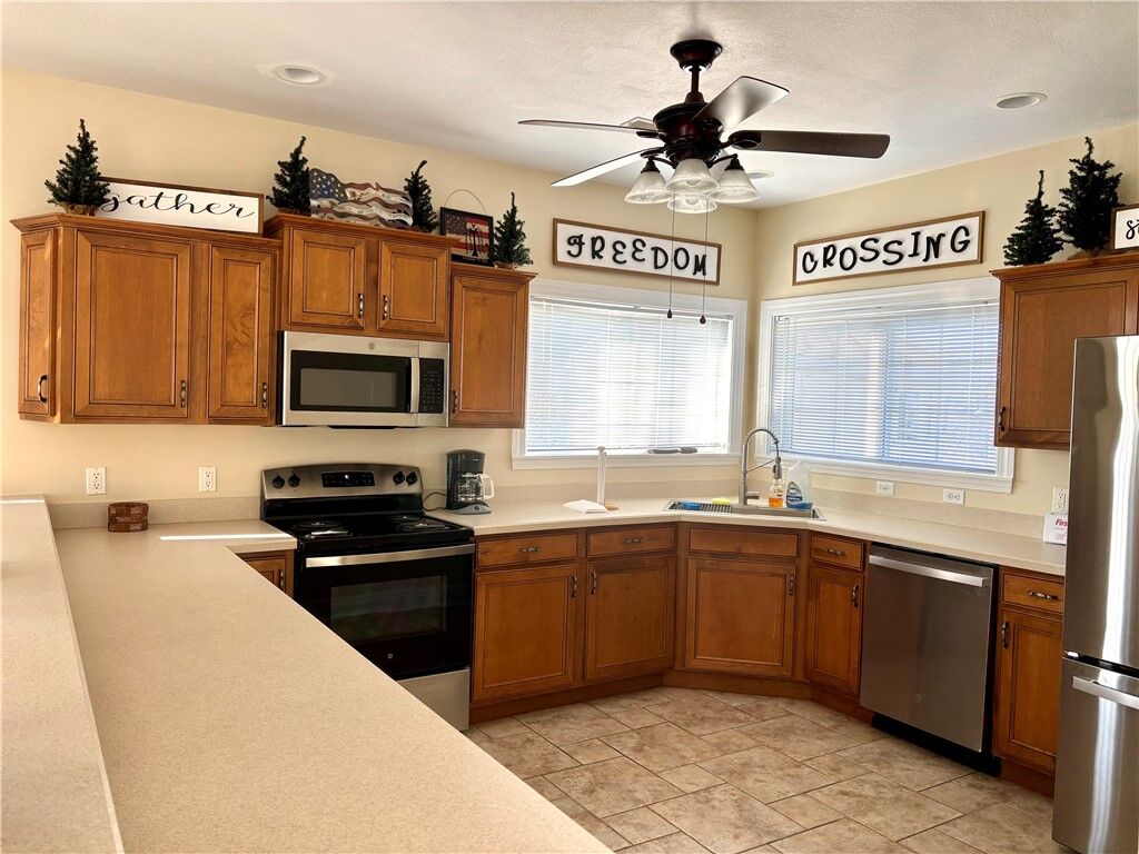 Property Photo:  516 Madison Blvd  PA 15042 