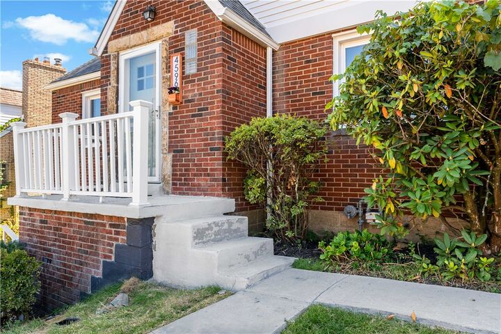 Property Photo:  4596 Echo Glen Drive  PA 15236 