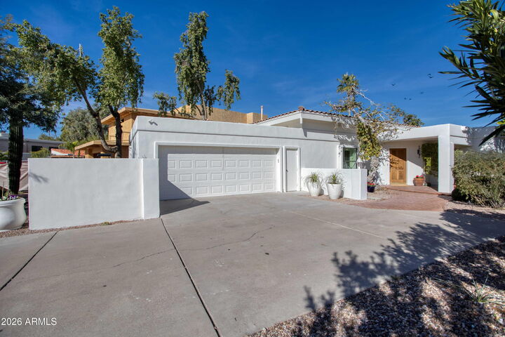 Property Photo: 7638 E Via De Lindo -- AZ 85258