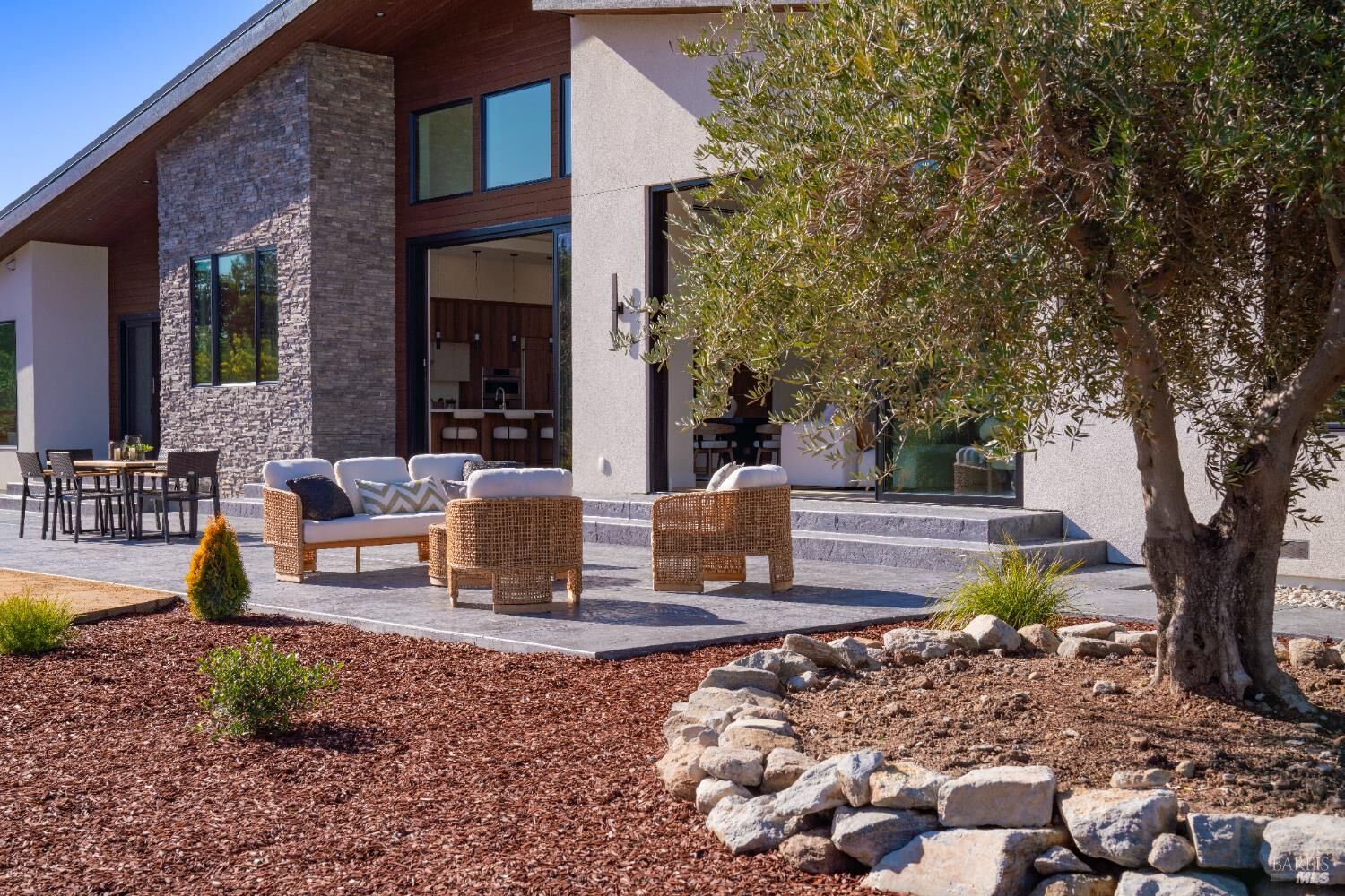 Property Photo:  1890 Lawndale Road  CA 95452 