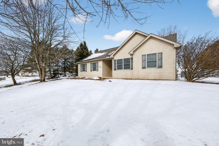 Property Photo:  581 Rosehill Drive  PA 17555 