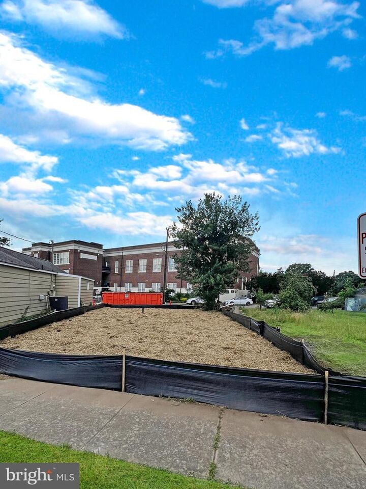 Property Photo:  904 Liberty Street  VA 22401 