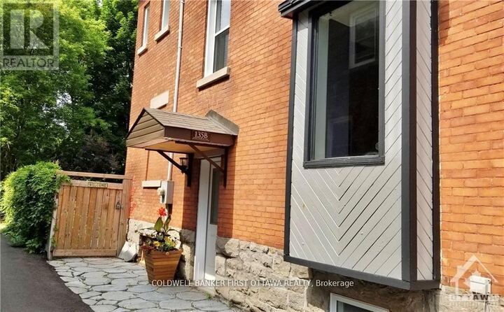 Property Photo:  135 Hawthorne Avenue B  ON K1S 0B2 