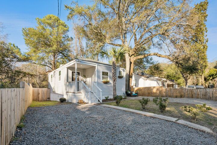 Property Photo: 2384 Cambridge Avenue SC 29405