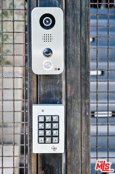 Property Photo:  715 N El Centro Ave  CA 90038 