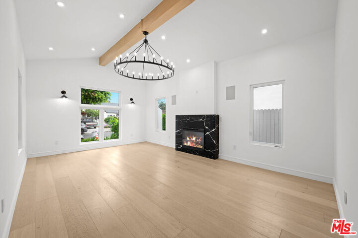 Property Photo:  8909 8911 W 24th St  CA 90034 