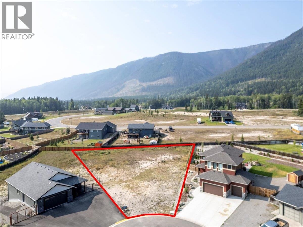 Property Photo:  2405 Osprey Court  BC V0B 2G2 