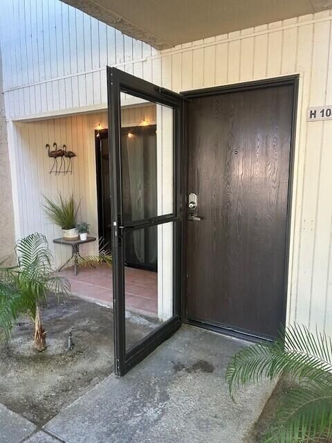 Property Photo:  685 N Ashurst Court 108  CA 92262 