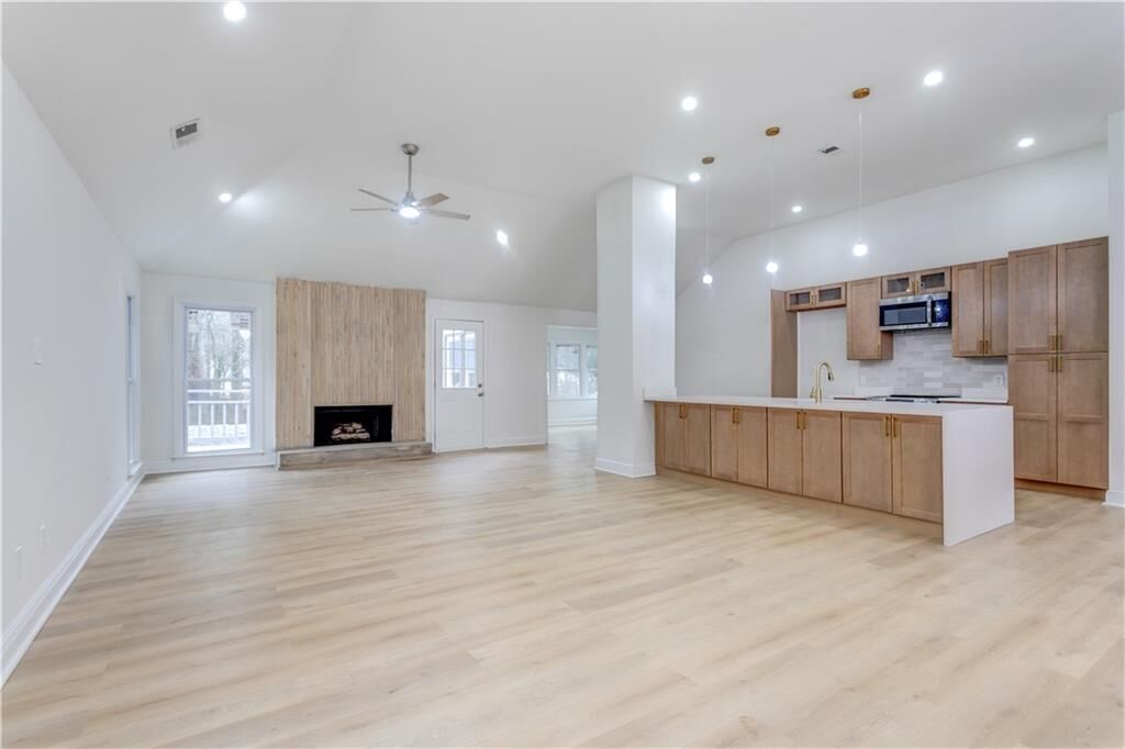 Property Photo:  652 Trailwood Lane SW  GA 30064 