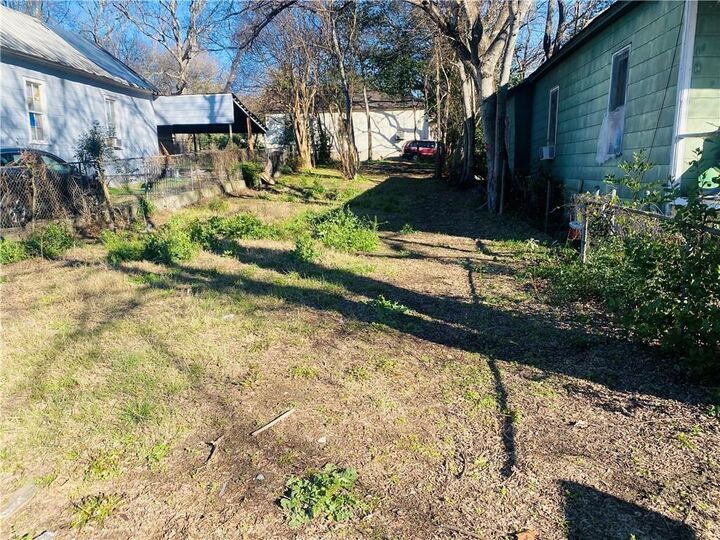 Property Photo:  1004 N Railroad Street  AL 36867 